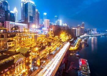 China Travel Guide, Chongqing Hongyadong Chinese Cliff City