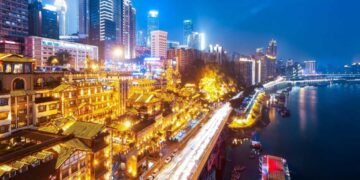 China Travel Guide, Chongqing Hongyadong Chinese Cliff City