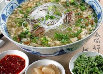 Xi’an Lamb Soup with Bread: A Must-Try Traditional Dish for Food Lovers